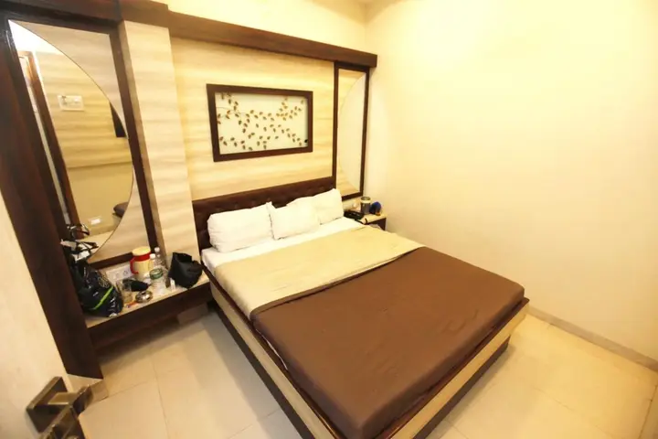 Мумбаи: Hotel Al Moazin
