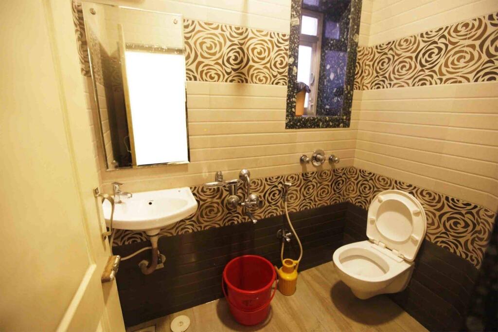 Мумбаи: Hotel Al Moazin