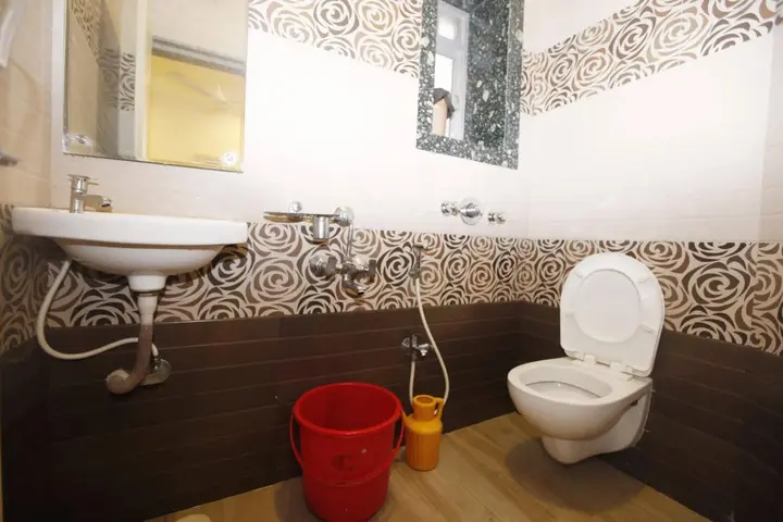 Мумбаи: Hotel Al Moazin
