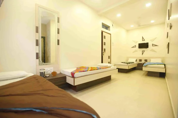 Мумбаи: Hotel Al Moazin