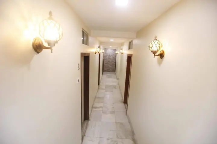 Мумбаи: Hotel Al Moazin