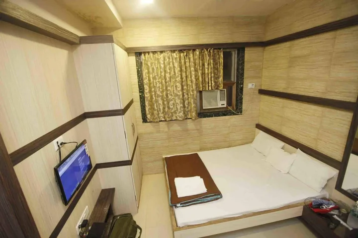 Мумбаи: Hotel Al Moazin