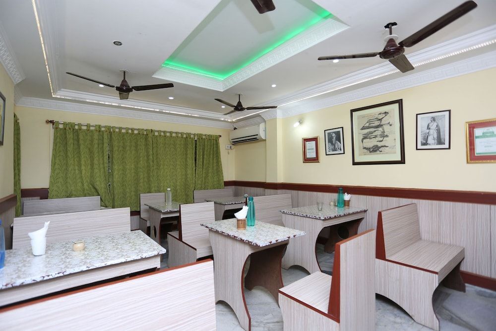 Болпур: Rater Tara Diner Rabi by OYO Rooms