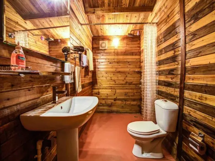 Уллал: RiverRoost Resorts