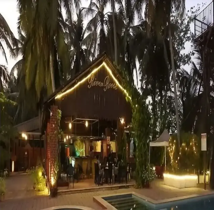 Уллал: RiverRoost Resorts