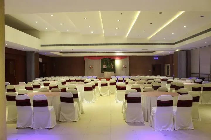 Триссур: Hotel Niya Regency