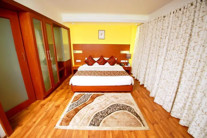 Триссур: Hotel Niya Regency