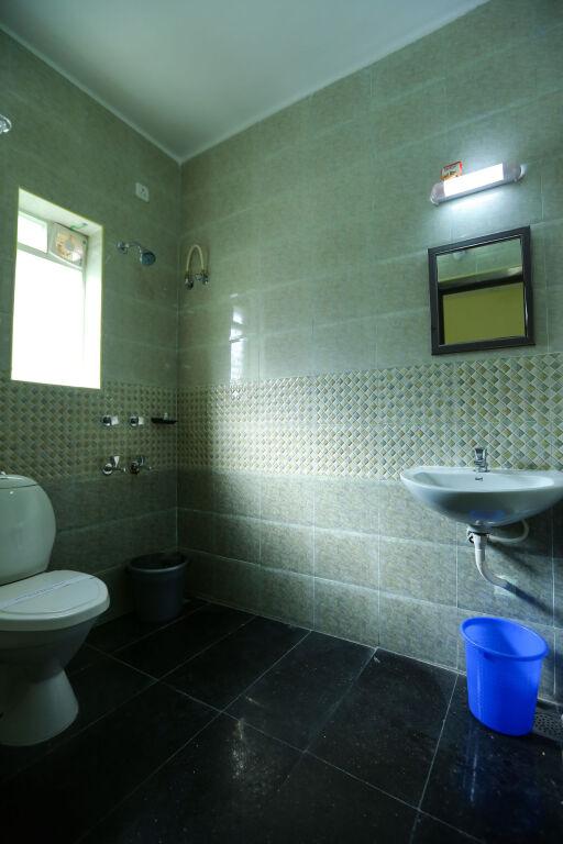 Ченнаи: Season 4 Residences - Thiruvanmiyur