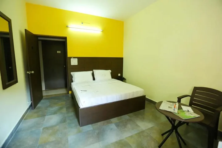 Ченнаи: Season 4 Residences -  Thiruvanmiyur
