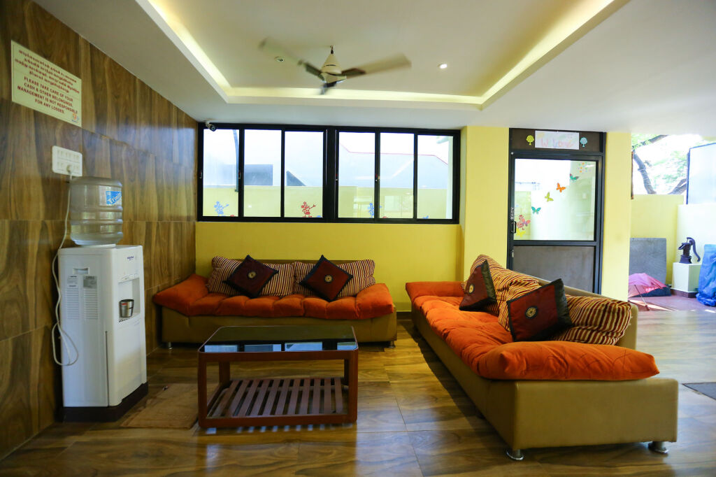 Ченнаи: Season 4 Residences -  Thiruvanmiyur