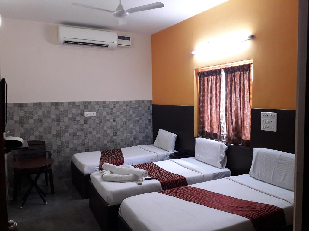 Ченнаи: Season 4 Residences -  Thiruvanmiyur