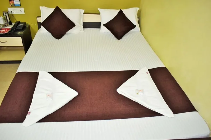 Силигури: Hotel Debjyoti