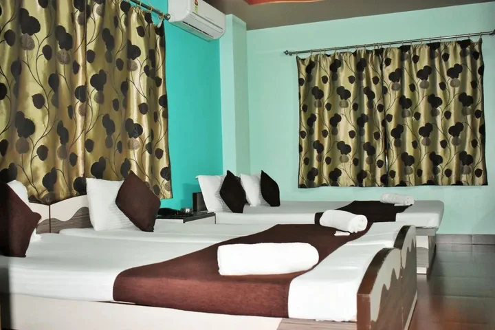 Силигури: Hotel Debjyoti