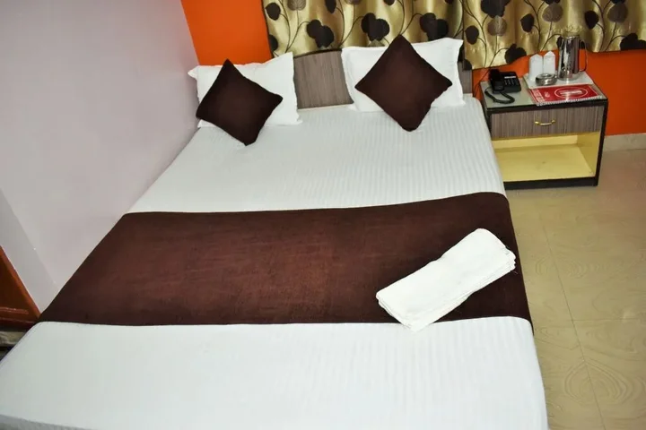 Силигури: Hotel Debjyoti