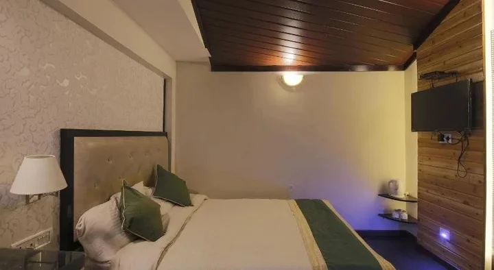 Дарджилинг: Hotel Dip Palace