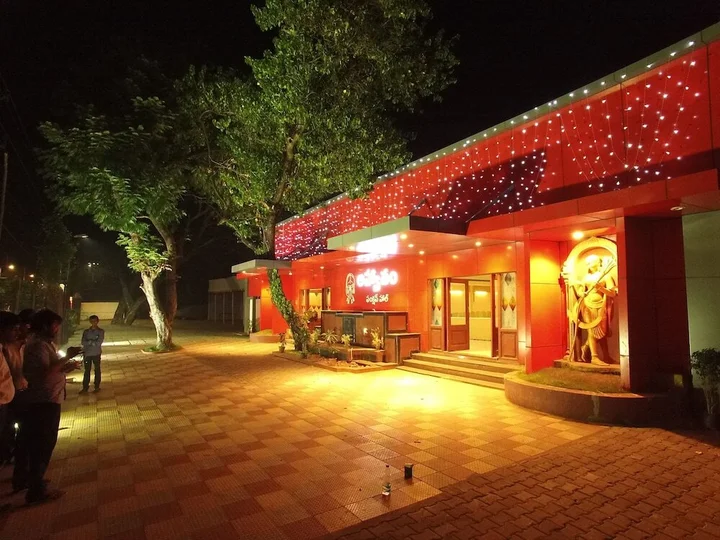 Раджамундри: River Bay Resort
