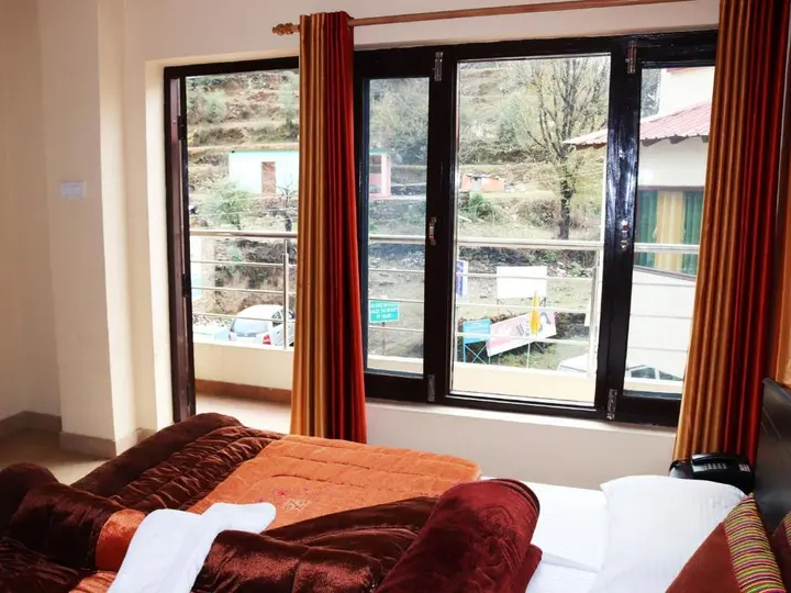 Сукха: Hotel Shivalik River Retreat