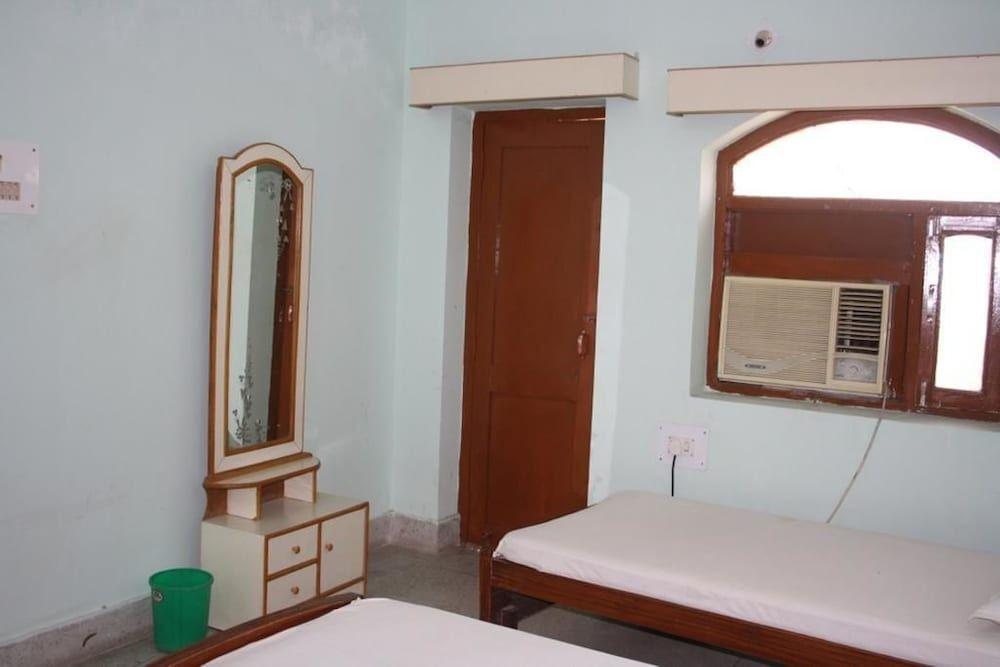 Бодх-Гая: Rainbow Guest House