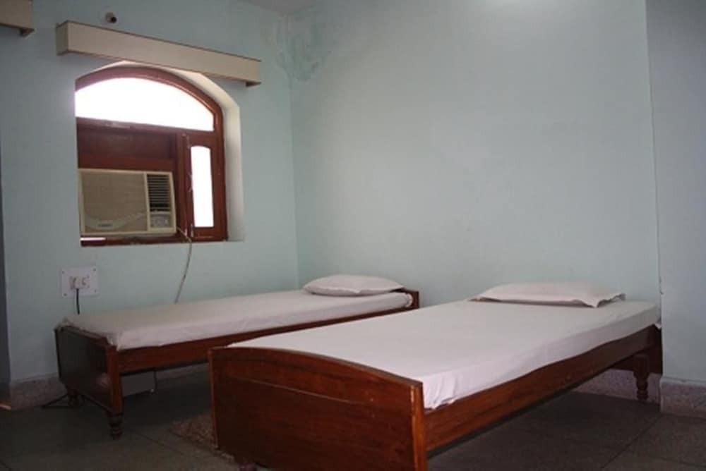 Бодх-Гая: Rainbow Guest House
