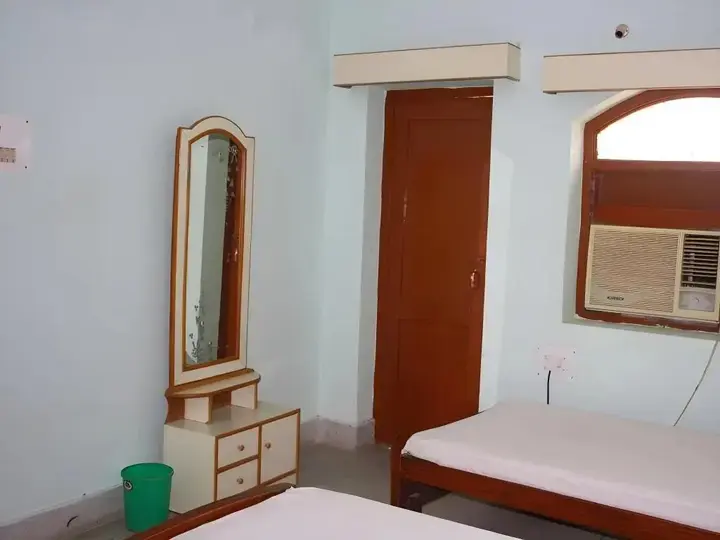 Бодх-Гая: Rainbow Guest House