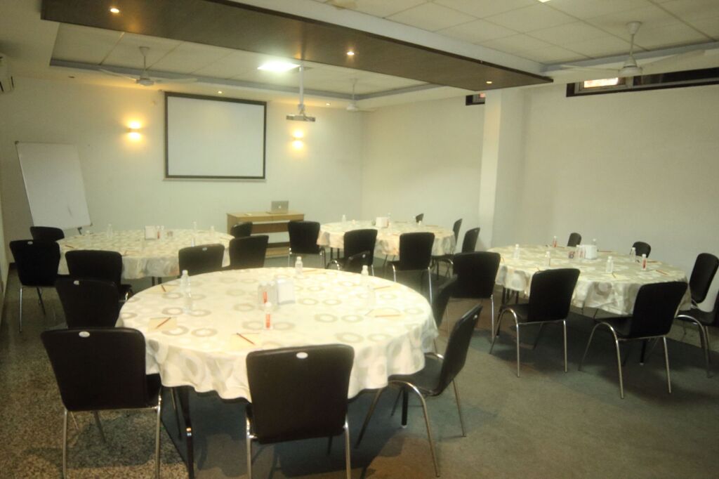 Гуруграм: Stately Suites MG Road
