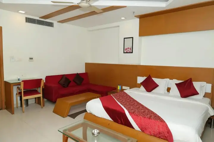 Индаур: Hotel Somdeep Palace