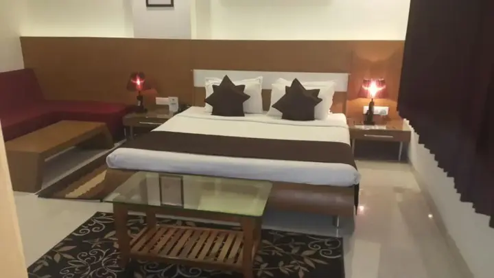 Индаур: Hotel Somdeep Palace