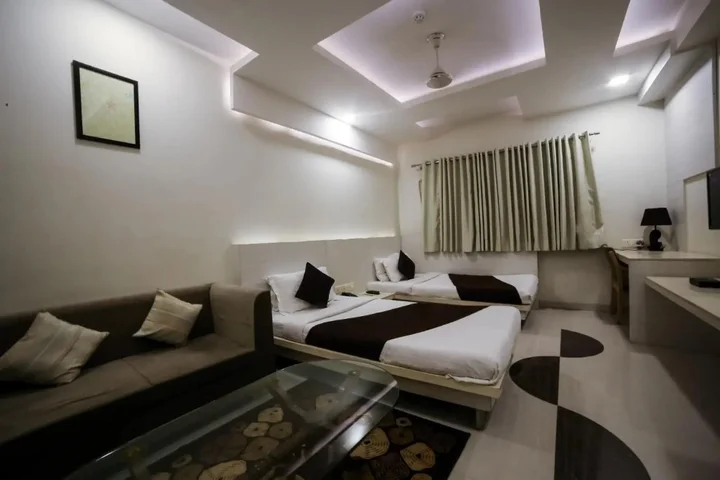 Индаур: Hotel Somdeep Palace
