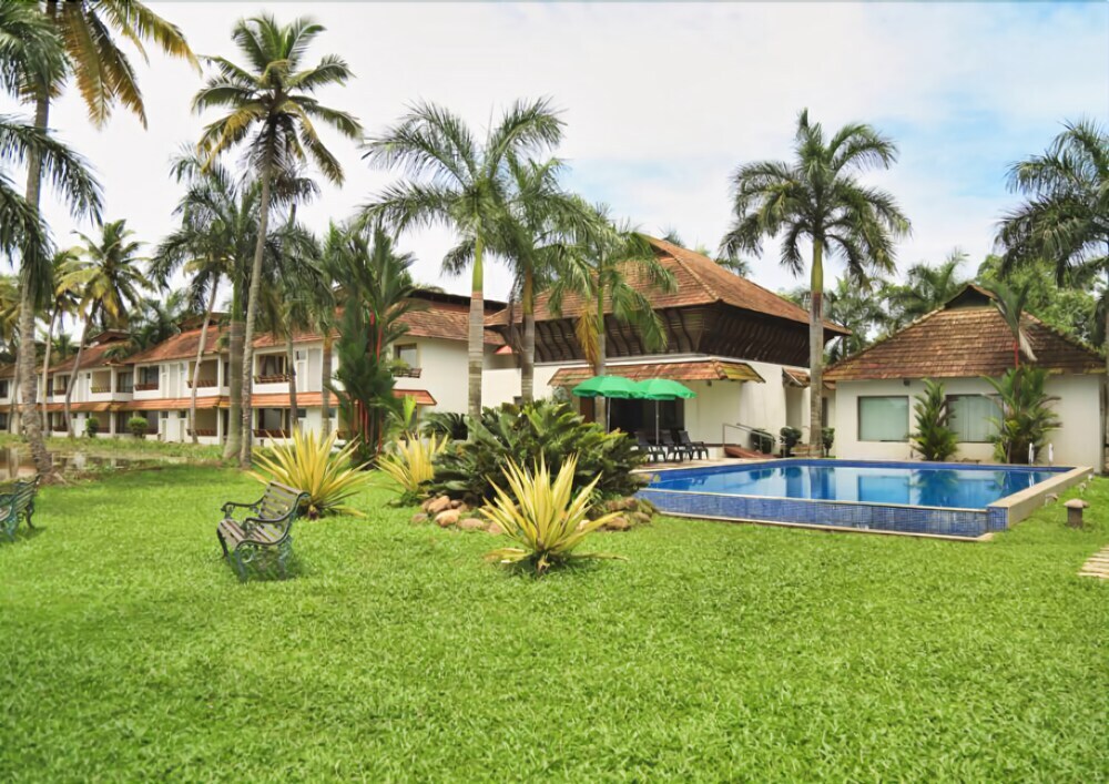 Кумараком: Manor Backwater Resort