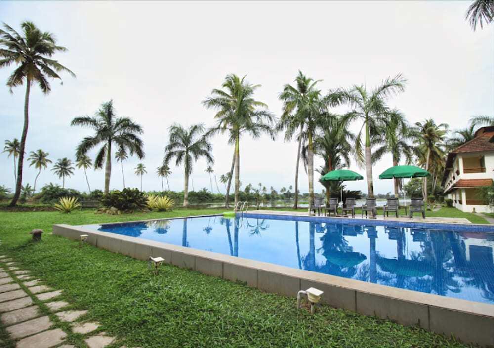 Кумараком: Manor Backwater Resort