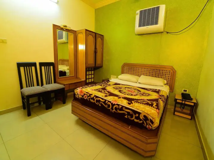 Манипал: Hotel Ashlesh