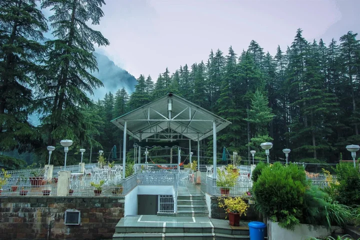 Манали: Golden Tulip Manali Hotel