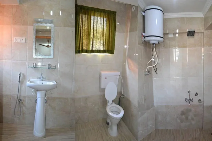 Шринагар: Hotel Poshimall