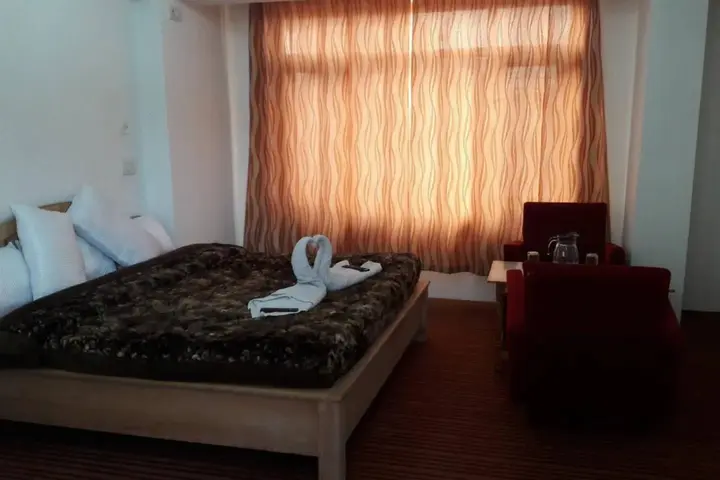 Шринагар: Hotel Poshimall