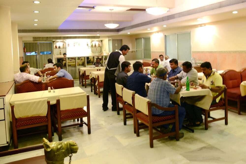 Пуна: Hotel Sargam