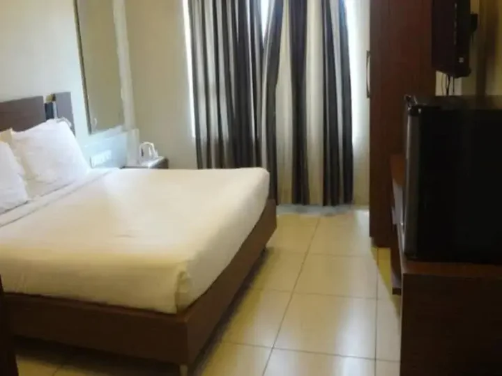 Крепость Jhansi: Hotel Sheela Shree Plaza