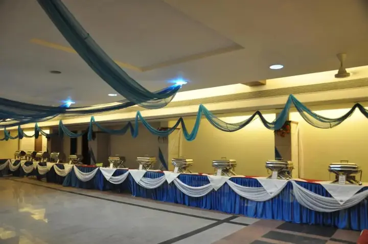 Крепость Jhansi: Hotel Sheela Shree Plaza