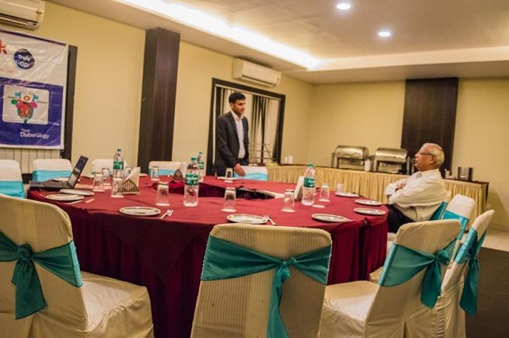 Крепость Jhansi: Hotel Sheela Shree Plaza