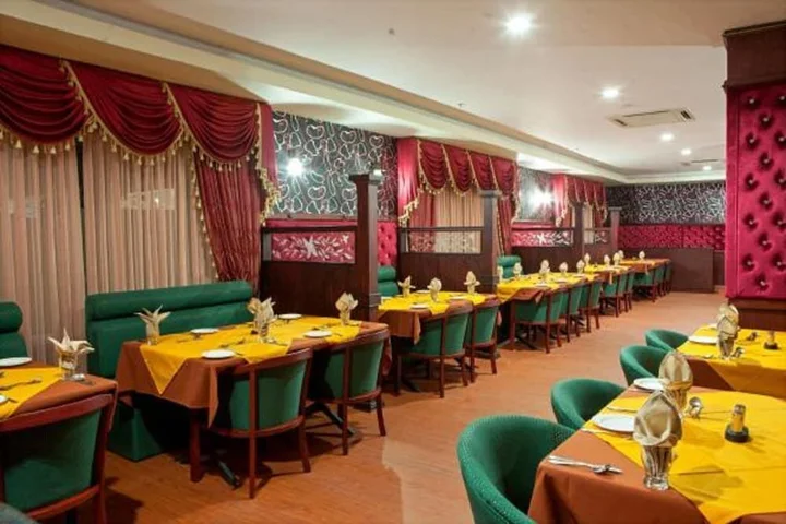 Чирайнкижу: Madathil Regency Hotel