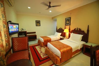 Чирайнкижу: Madathil Regency Hotel