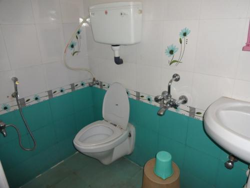 Калапет: R M Guest House