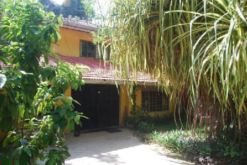 Калапет: R M Guest House