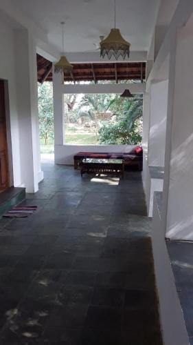 Калапет: R M Guest House