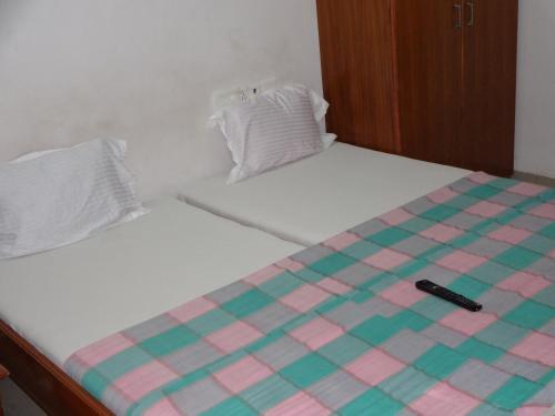 Калапет: R M Guest House