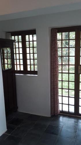 Калапет: R M Guest House