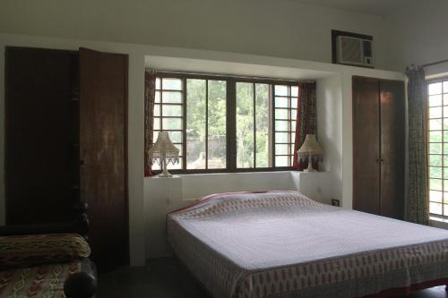 Калапет: R M Guest House