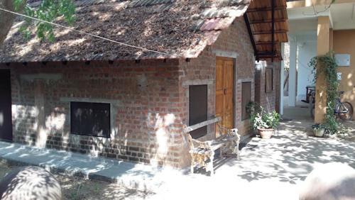 Калапет: R M Guest House