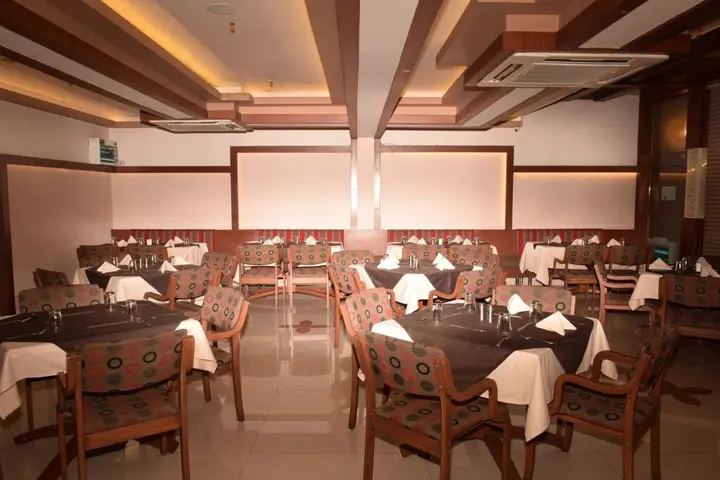 Индаур: FabHotel Amrit Residency