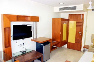 Индаур: FabHotel Amrit Residency