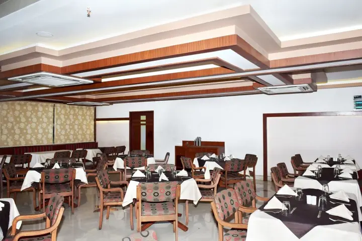 Индаур: FabHotel Amrit Residency